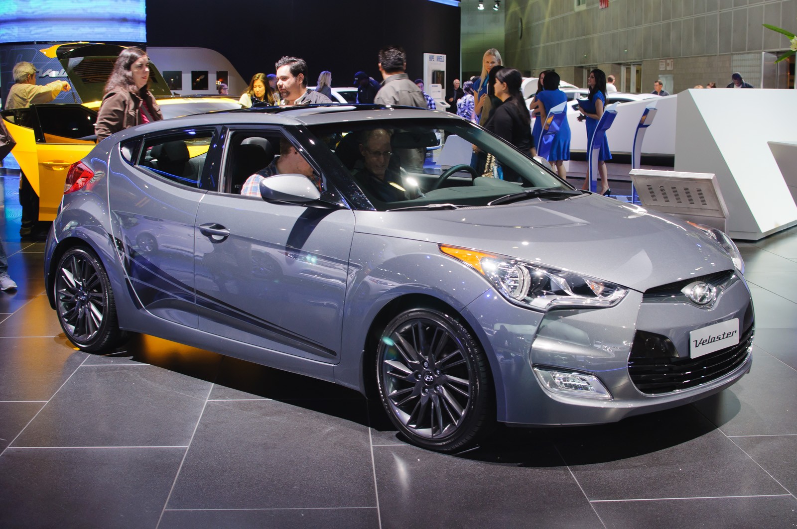 Hyundai презентовал новый флагманский седан Equus