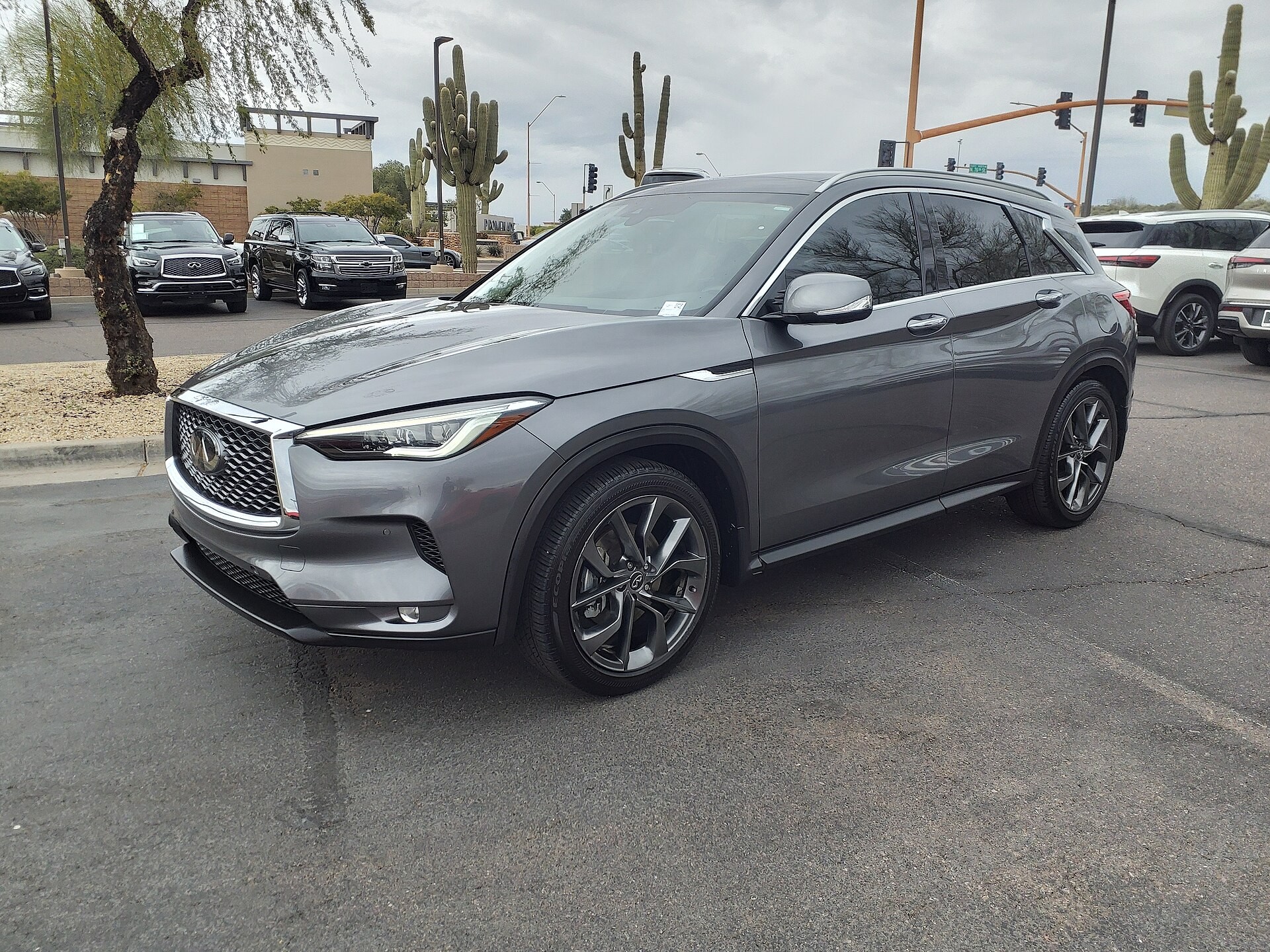 Infiniti представила премиум-кроссовер с индексом QX50 с увеличенными колесной базой и клиренсом