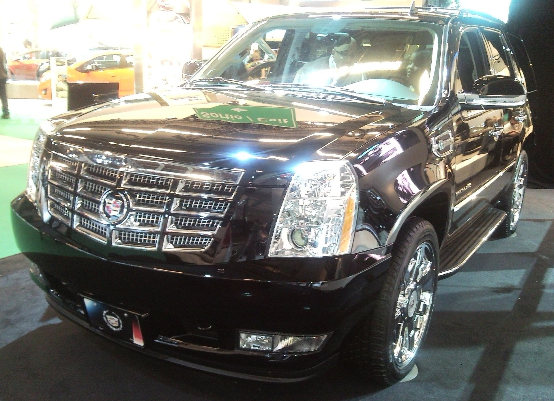 ​Cadillac Escalade отмечает 20-летие