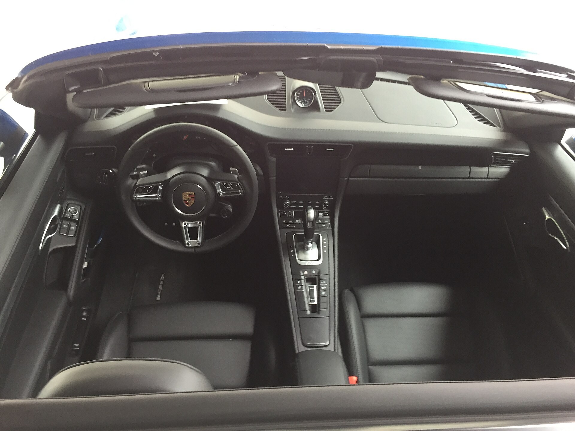 Porsche представила модели 911 GTS и Targa 4 GTS 2022 года с большей мощностью, чем у Carrera S (видео)